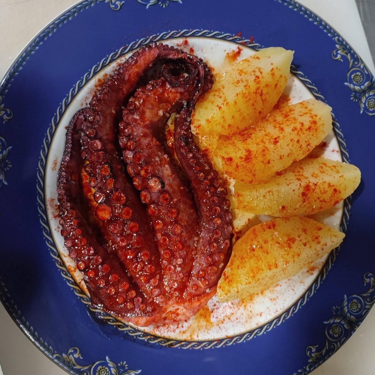 Gambas al ajillo en cazuela de barro